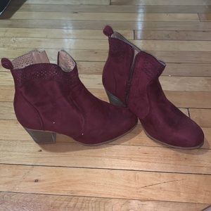 Maroon red booties